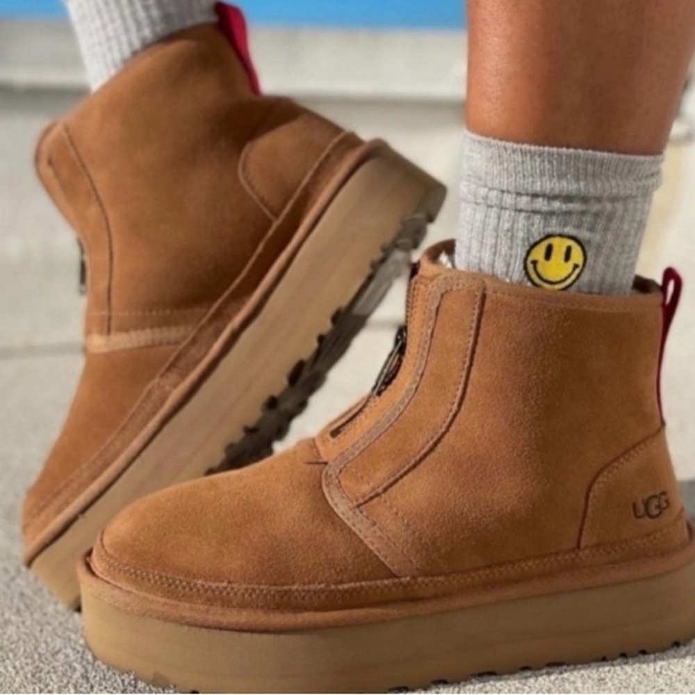 UGG Kids' Neumel Zip Platform Boot Sz 2